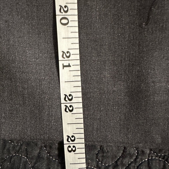 Calvin Klein gray pencil skirt size 10. - Picture 6 of 6